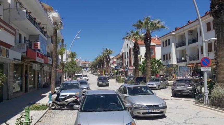 Muğla'nın Dat&ccedil;a il&ccedil;esi a&ccedil;ıklarında art arda deprem