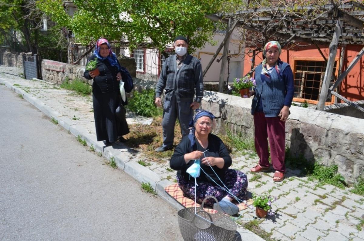 B&uuml;nyan&rsquo;da annelere &ccedil;i&ccedil;ekli karşılama