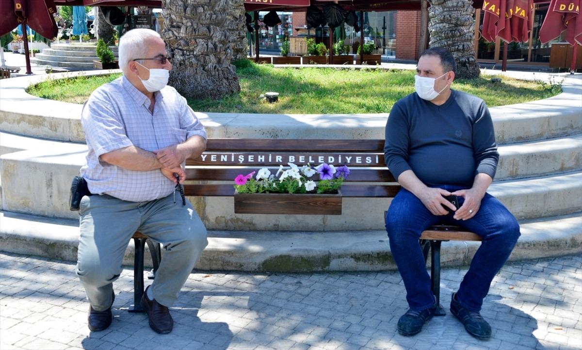 Mersin'de "sosyal mesafeli" banklar ilgi g&ouml;r&uuml;yor