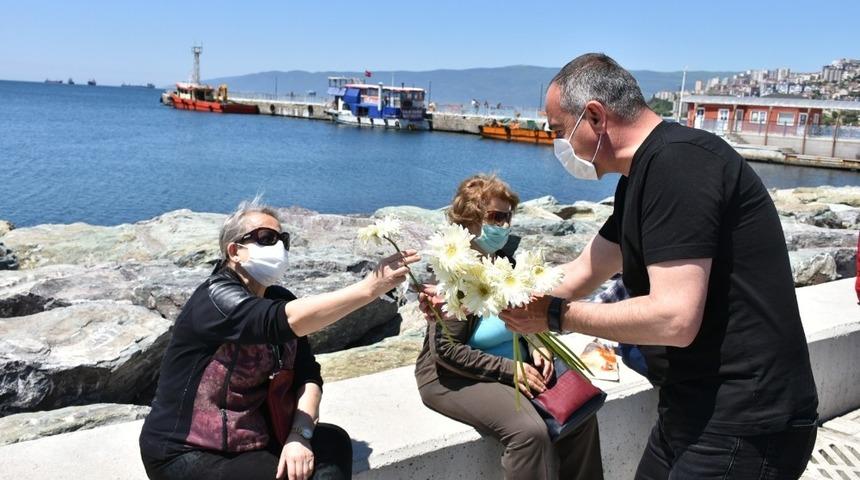 Gemlik Belediyesi&rsquo;nden Anneler G&uuml;n&uuml; jesti