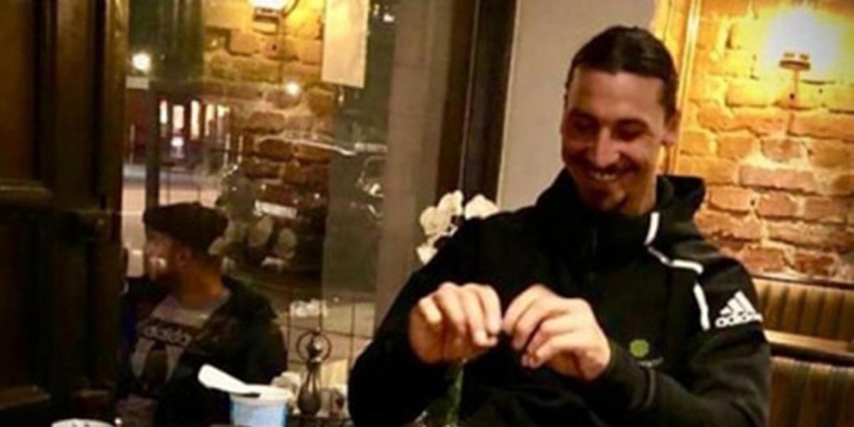 Ibrahimovic iftar sofrasında g&ouml;r&uuml;nt&uuml;lendi!