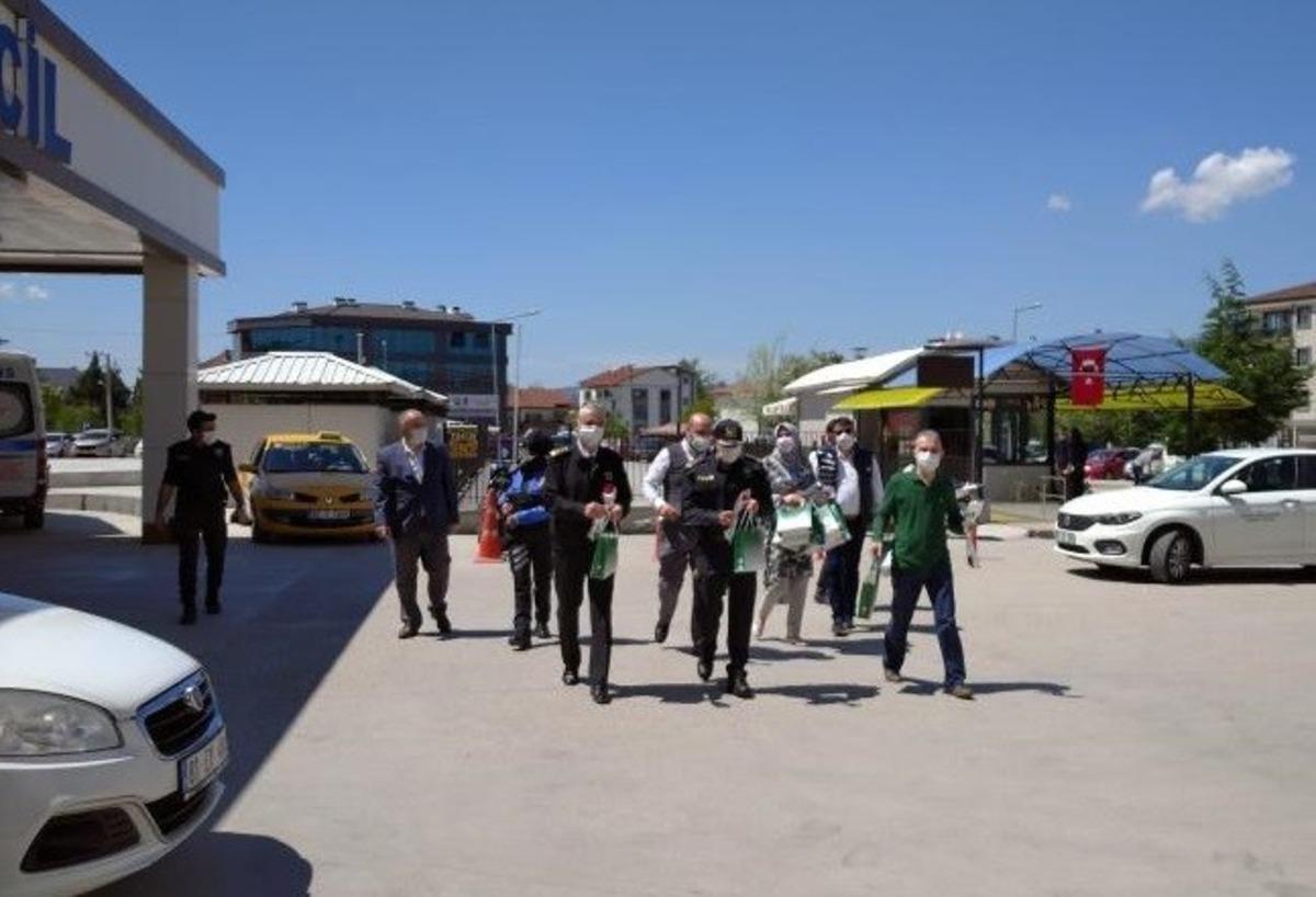 Sağlık &ccedil;alışanlarınrı anneler g&uuml;n&uuml;n&uuml; kutladılar