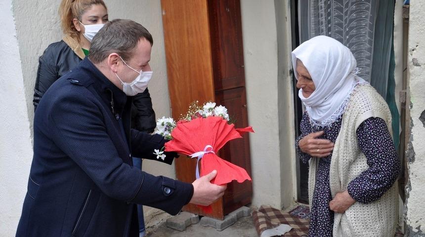 Kaymakam G&ouml;rm&uuml;ş anneleri unutma