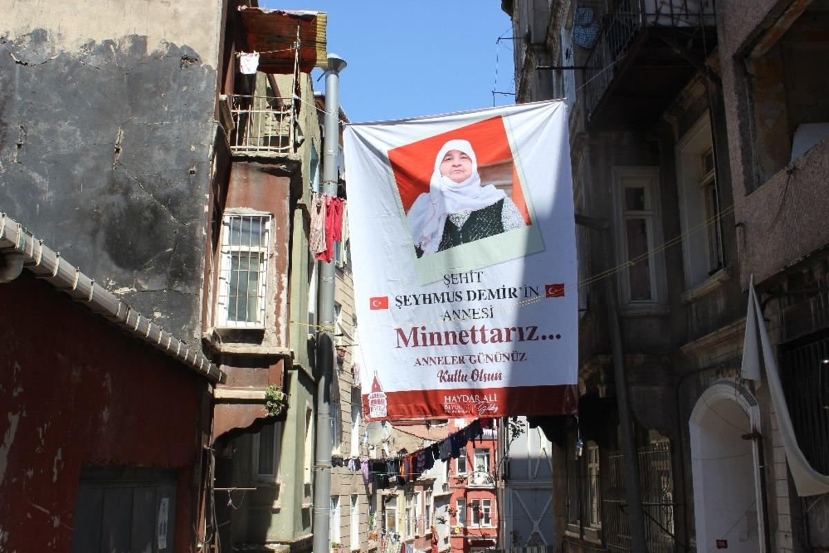 Beyoğlu Belediyesi Anneler G&uuml;n&uuml;&rsquo;nde şehit annelerini unutmadı