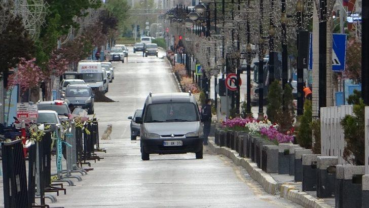 Cadde ve sokaklar yeniden sessizliğe büründü G3