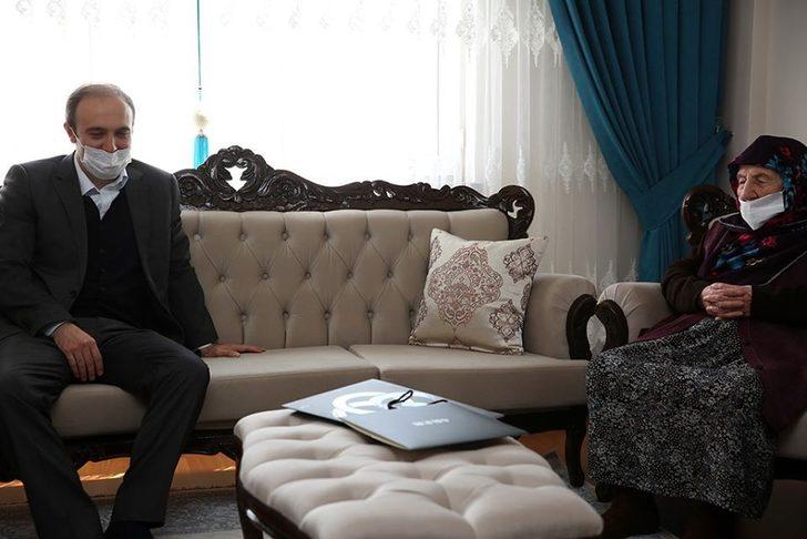 Vali Cüneyt Epcim, şehit annelerini ziyaret etti G3