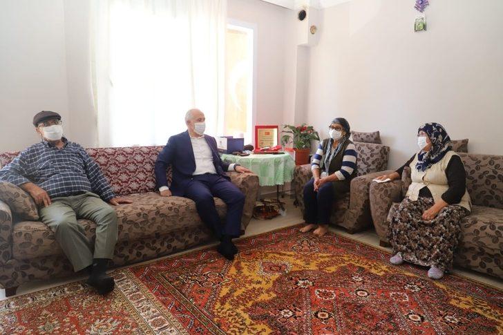 Gültak, şehit anneleri ve 100 yaşını geride bırakmış anneleri ziyaret etti G2