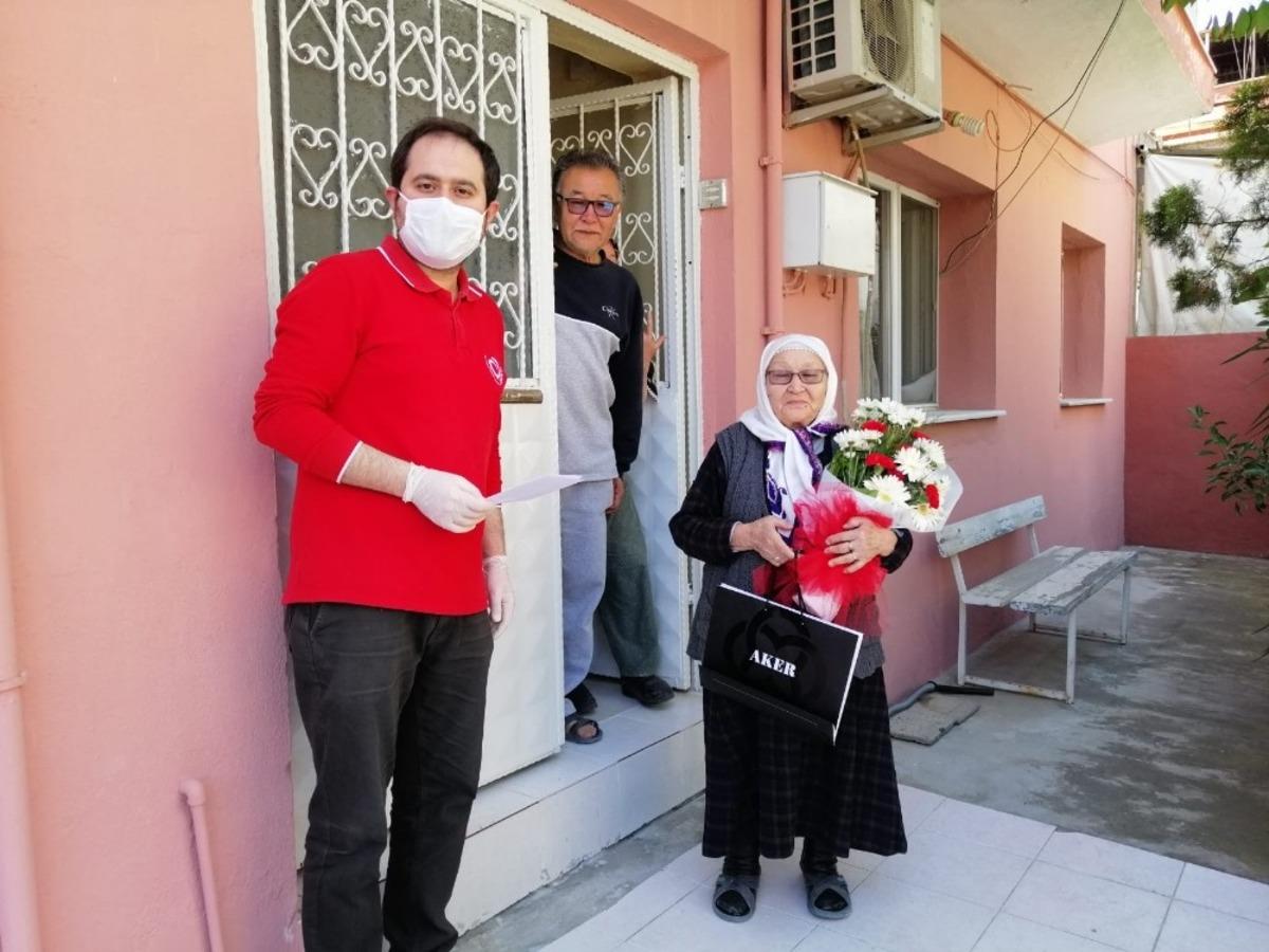 Manisa&rsquo;da şehit anneleri ile 100 yaş ve &uuml;zeri anneler unutulmadı