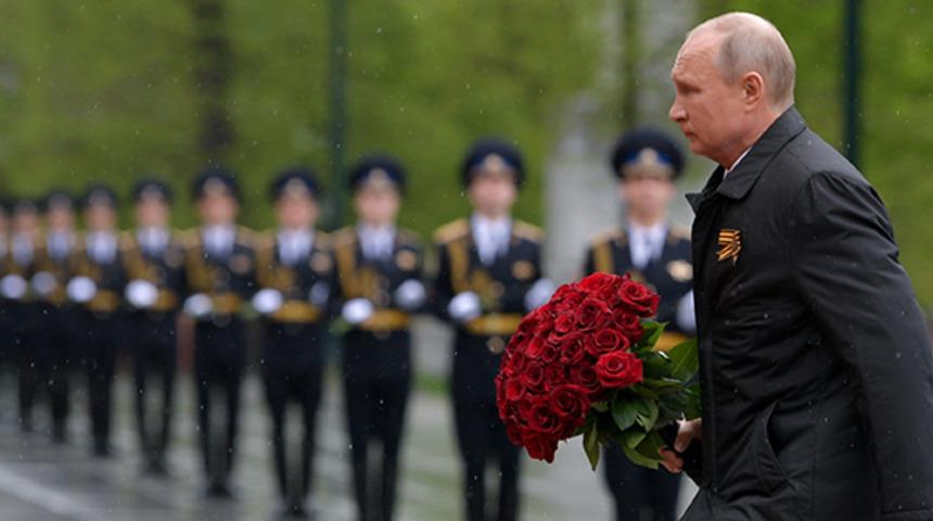 Rusya Devlet Başkanı Vladimir Putin'i 'g&ouml;zyaşlarına boğan' tablo