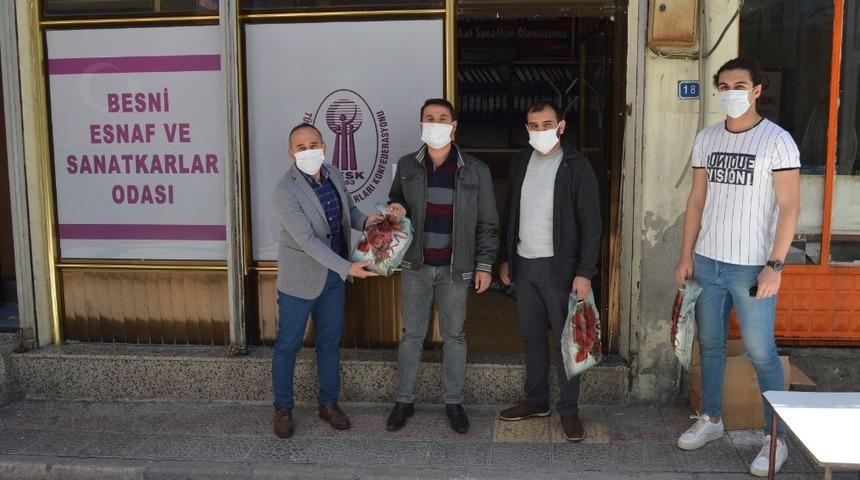 Berberlere malzeme yardımı