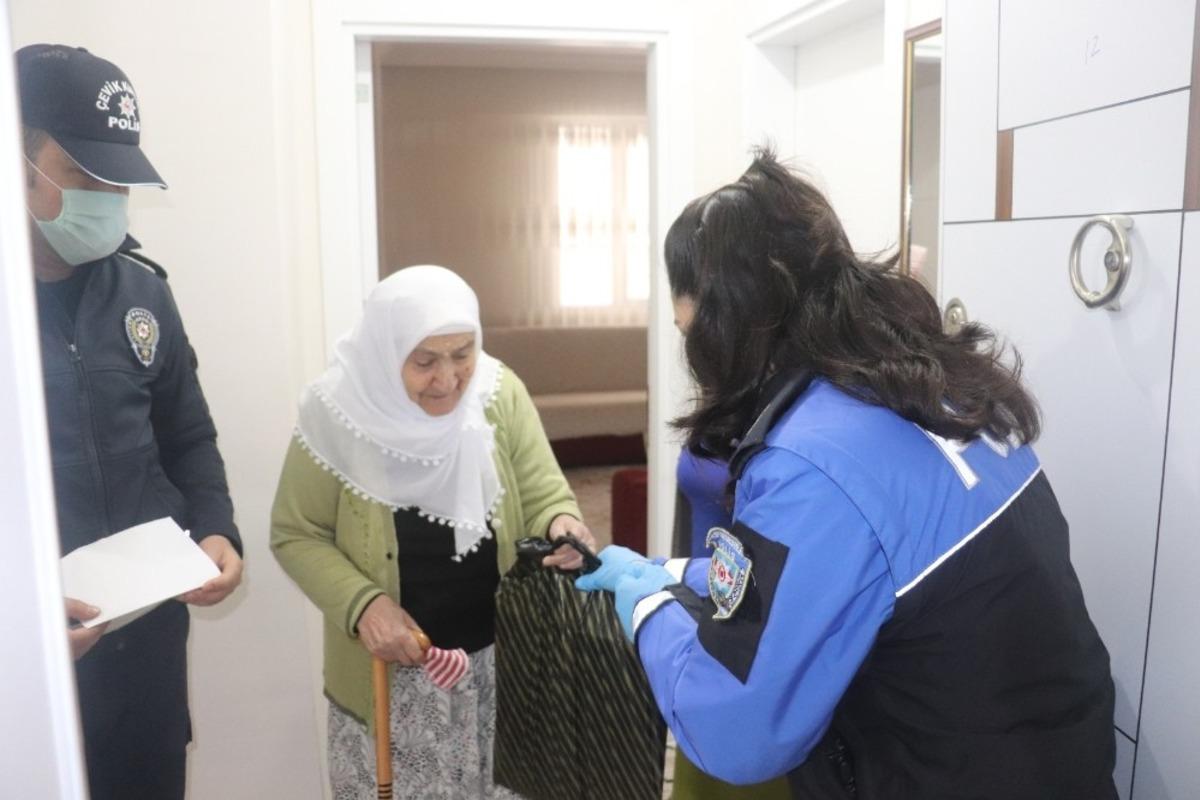 Vefa ekibinden &ldquo;Anneler G&uuml;n&uuml;&rdquo; ziyareti