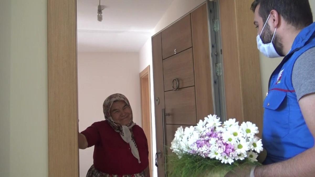 Mesajla Başkan Yavaş&rsquo;tan annesine &ccedil;i&ccedil;ek g&ouml;ndermesini istedi