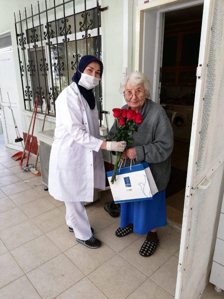 Kuşadası Belediyesi anneleri unutmadı G2
