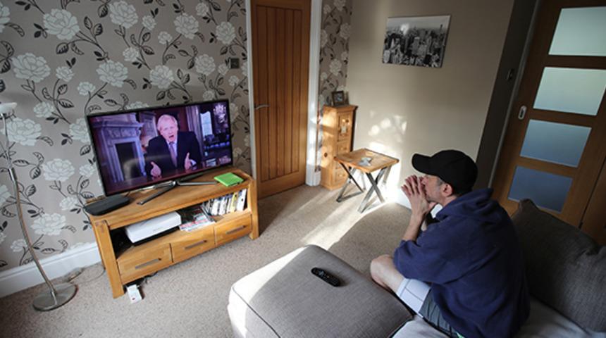 İngiltere ekrana kilitlendi! Boris Johnson'dan önemli açıklamalar