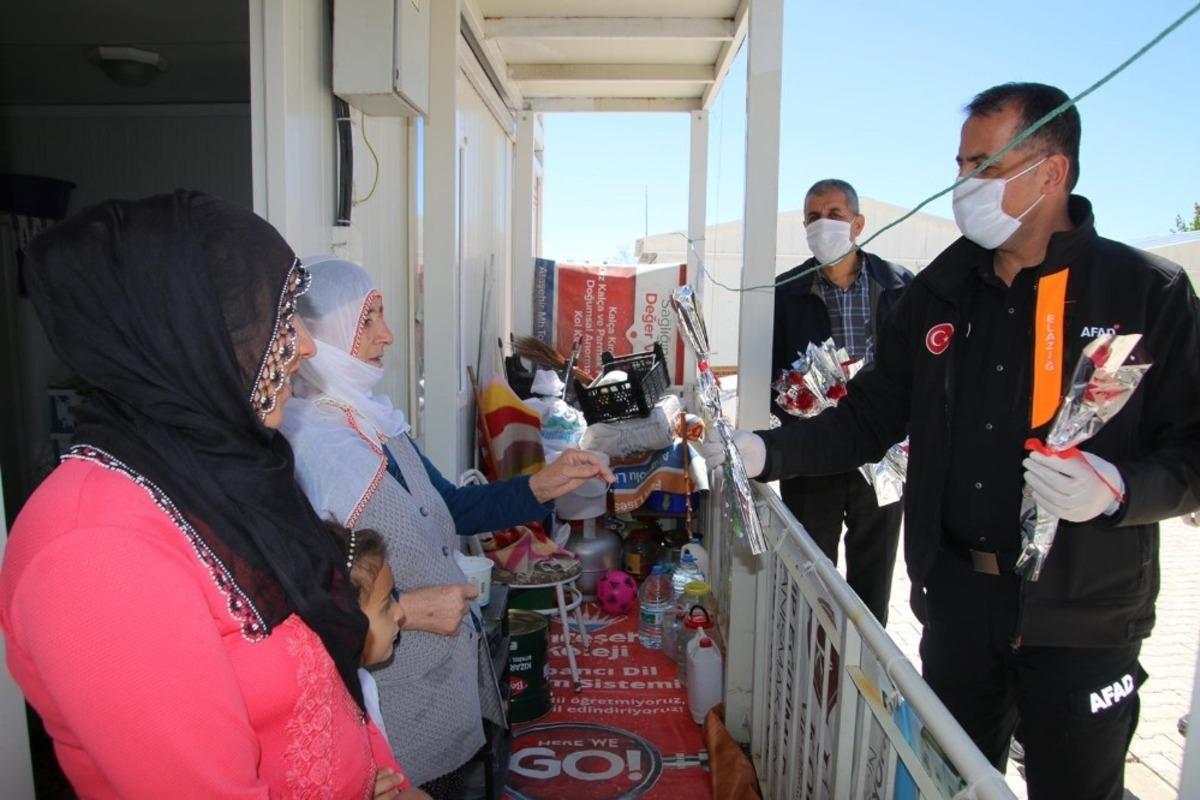Elazığ&rsquo;da Anneler G&uuml;n&uuml; ziyaretleri