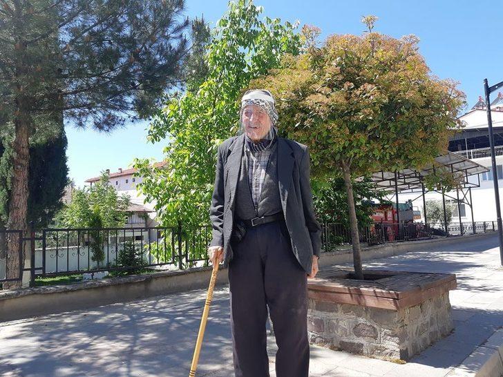 Selendi’de 65 yaş ve üzeri vatandaşlar haftalar sonra sokağa çıktı G2