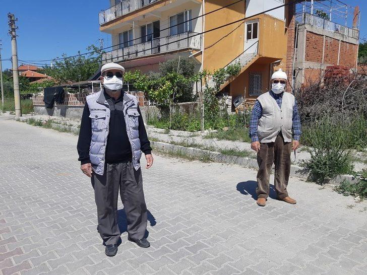 Selendi’de 65 yaş ve üzeri vatandaşlar haftalar sonra sokağa çıktı G3