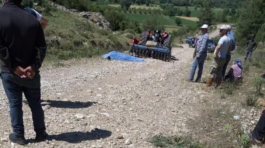 Antalya&rsquo;da trakt&ouml;r kazalarında 2 kişi hayatını kaybetti