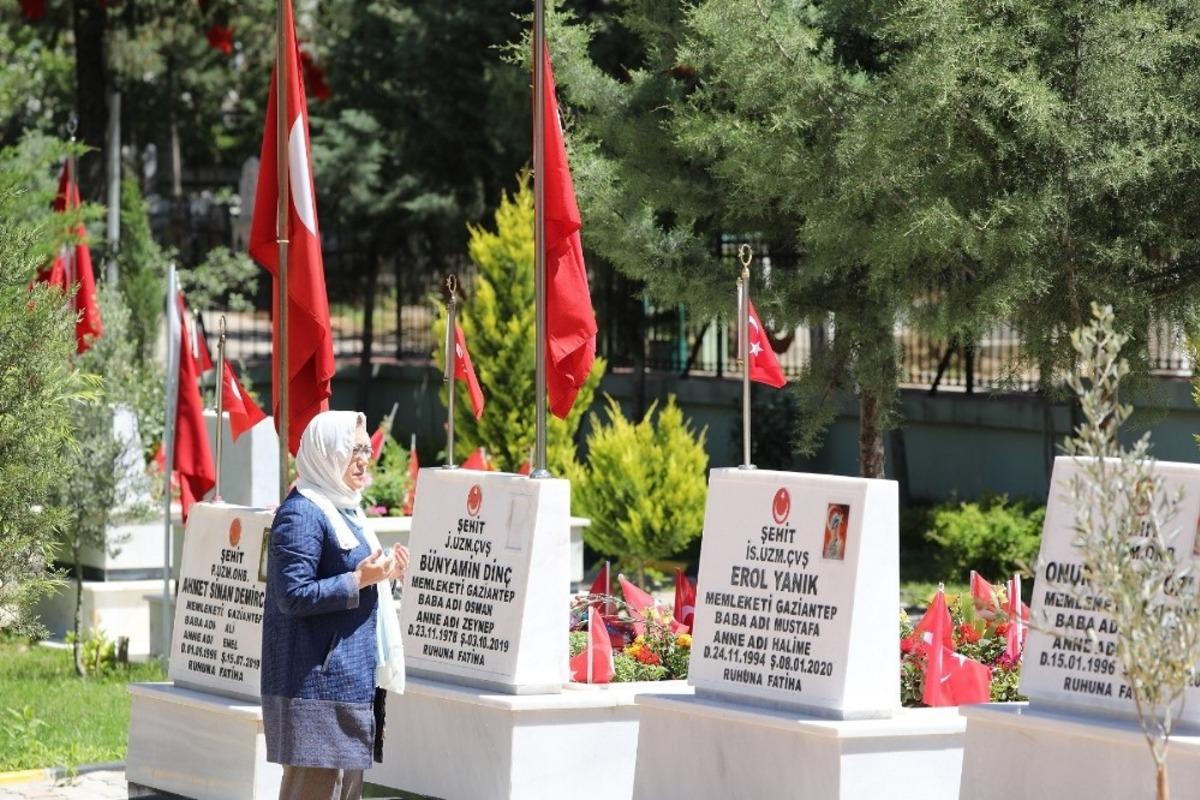 Şehit anneleriyle duygsal buluşma