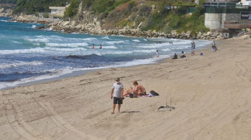 Kuşadası’nda denize giren ve mangal yakanlara para cezası