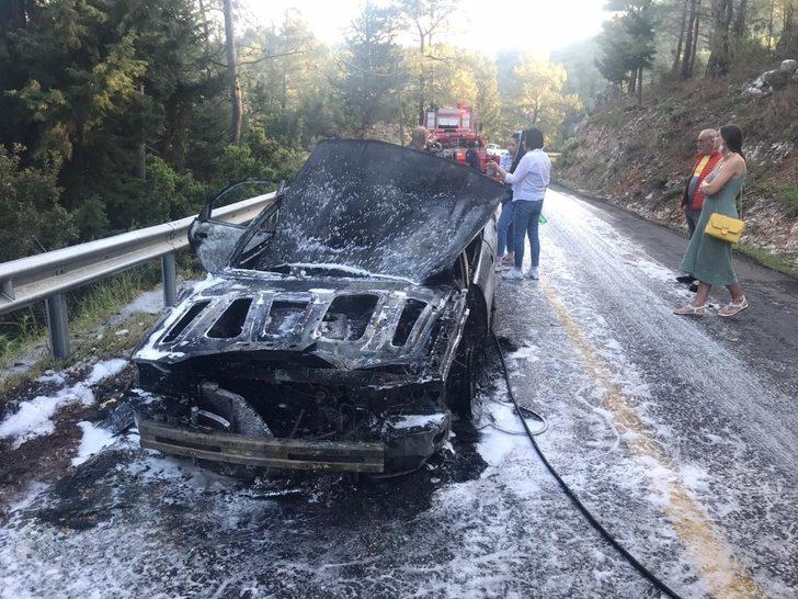 Marmaris’te yanan araç kullanılmaz hale geldi G1
