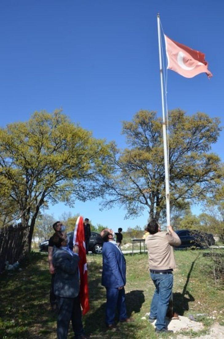 86 yaşındaki Azime Nine’nin bayrak aşkı G2