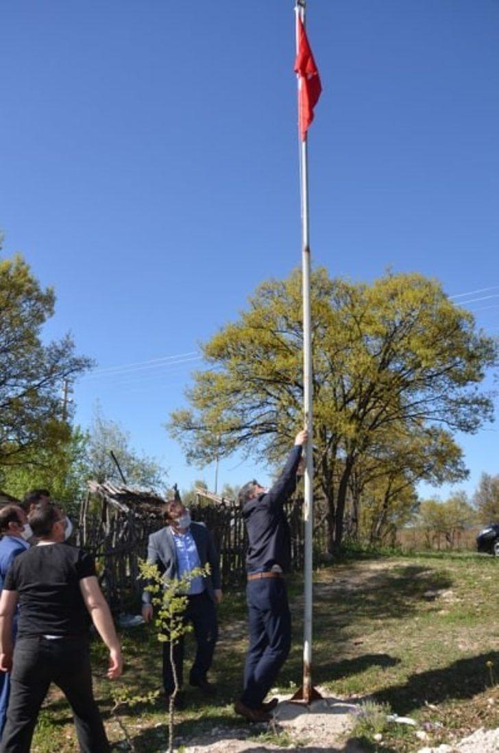 86 yaşındaki Azime Nine’nin bayrak aşkı G3