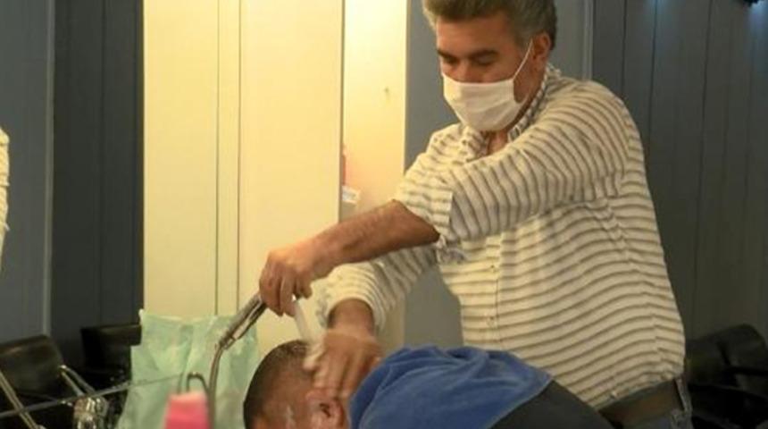 21 Mart'ta kapatılan berber ve kuaförler bugün yeniden açıldı