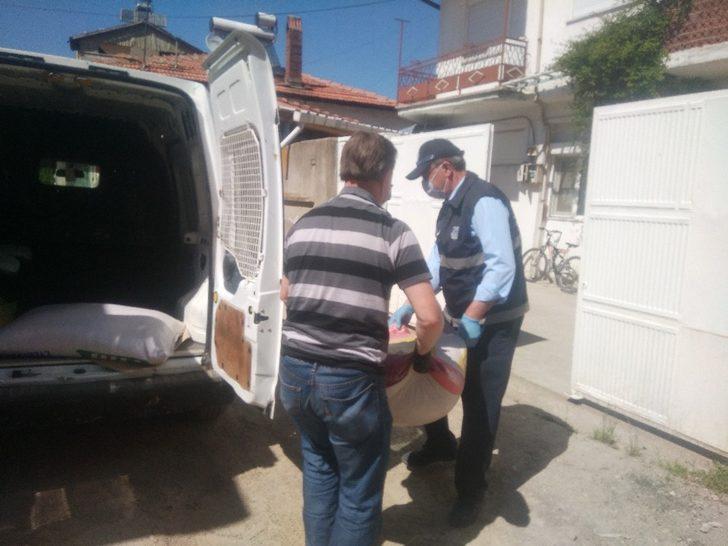 Karantinadaki vatandaş belediyeden hindi ve tavukları için yem istedi G2