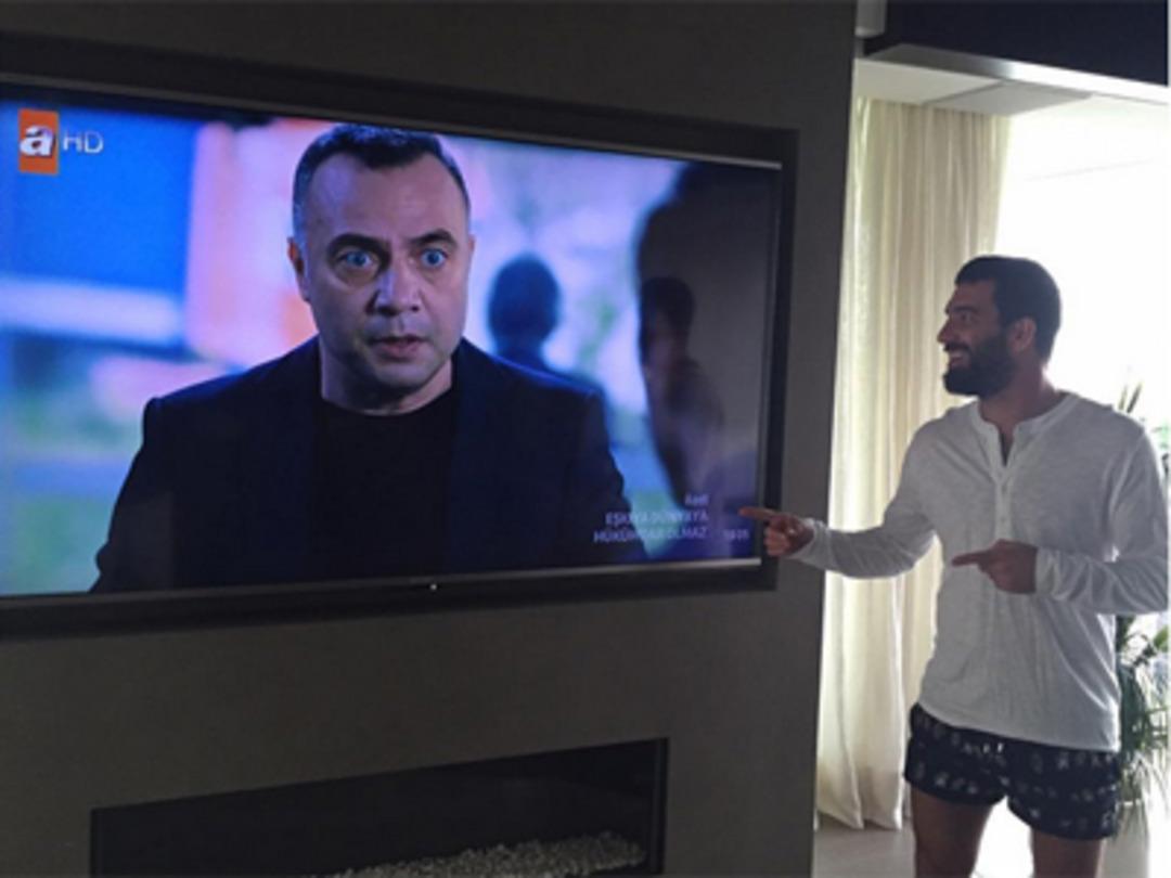 Arda Turan'ın dizi keyfi