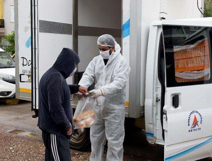 Her gün 3 bin 100 kişiye iftarlık yemek G2