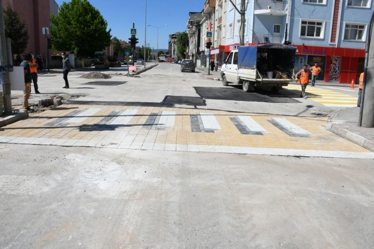 İneg&ouml;l&rsquo;de &uuml;&ccedil; boyutlu yaya ge&ccedil;idi uygulaması başladı