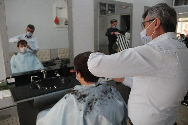 Kütahya’da berber, kuaför ve güzellik salonları yeniden faaliyete geçti G2