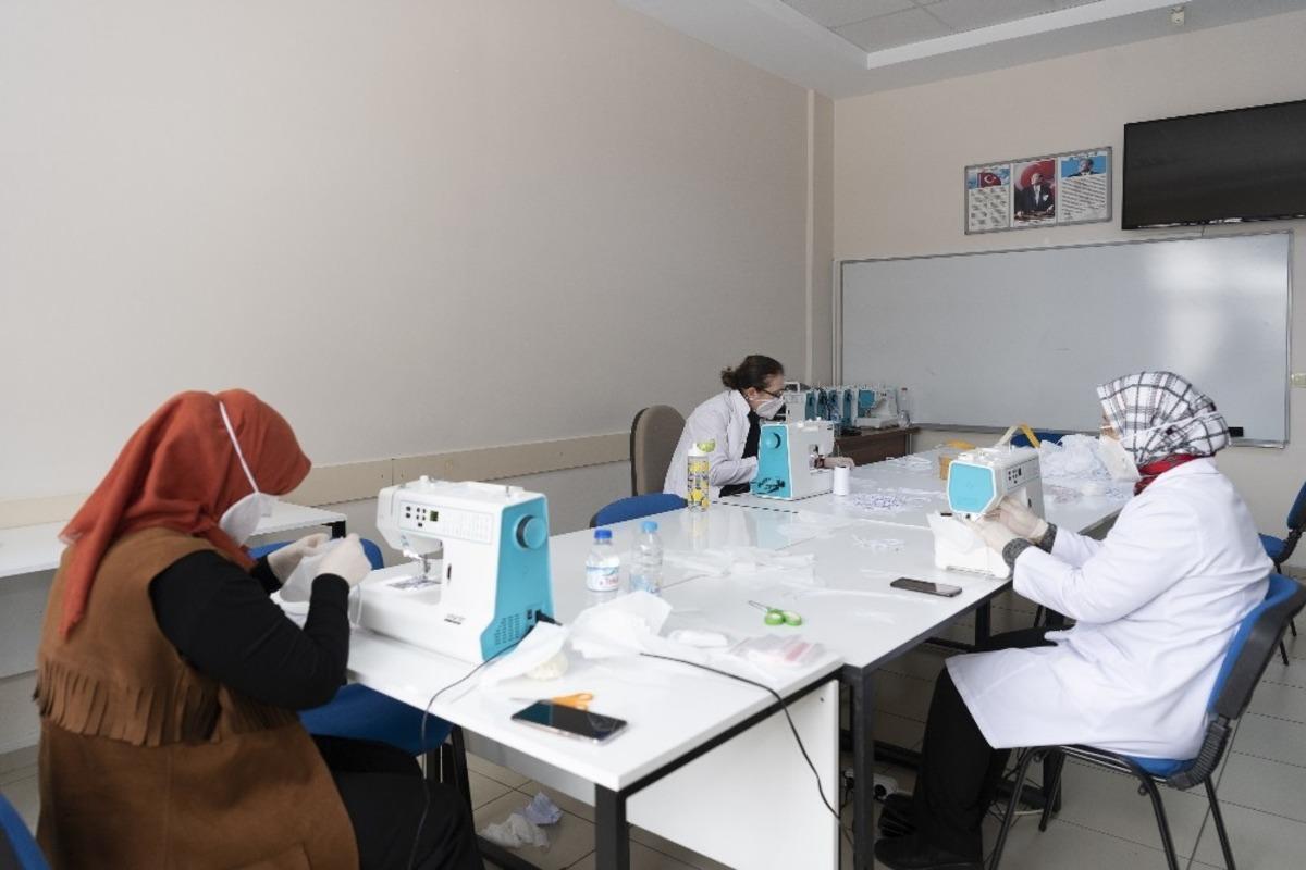 B&uuml;y&uuml;kşehir&rsquo;in maske &uuml;retimi 400 bini aştı