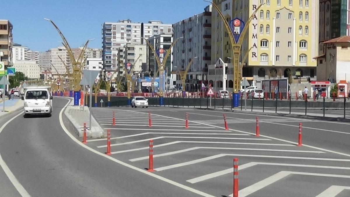 Mardin&rsquo;de kısıtlama kalktı vatandaşlar sokağa &ccedil;ıktı