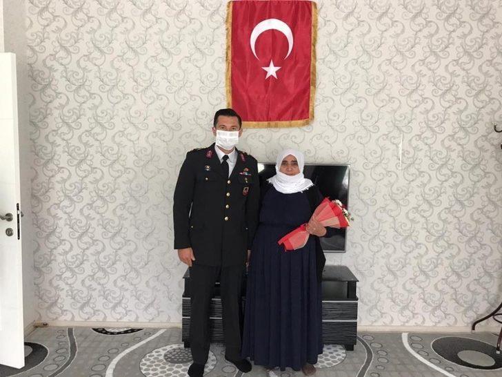 Siirt’te jandarmadan şehit annelerine sürpriz G2