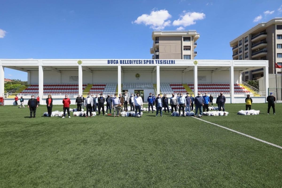 Başkan Kılı&ccedil;&rsquo;tan Bucalı amat&ouml;r kul&uuml;plere Ramazan desteği