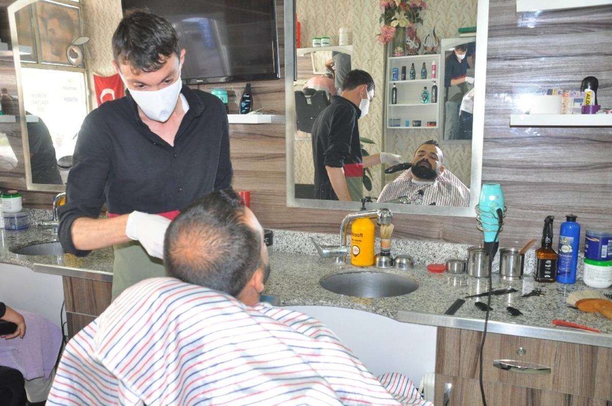 Berberlerde 50 g&uuml;n sonra yeniden makas sesleri duyuldu