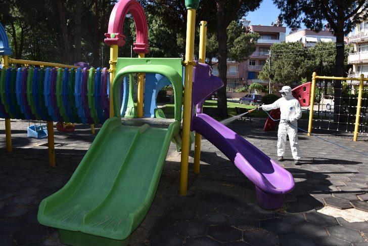 Salihli’nin parkları çocuklar için hazırlandı G3