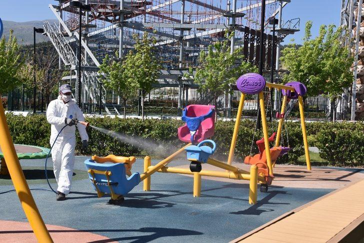 Salihli’nin parkları çocuklar için hazırlandı G4