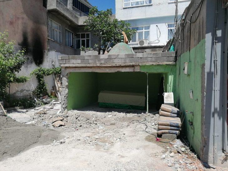 Emevi Komutanın Türbesi yenileniyor G1