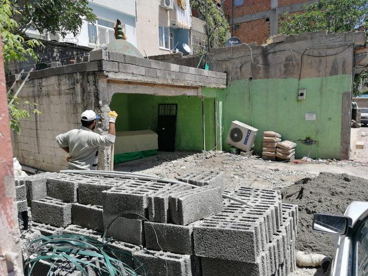 Emevi Komutanın Türbesi yenileniyor G3