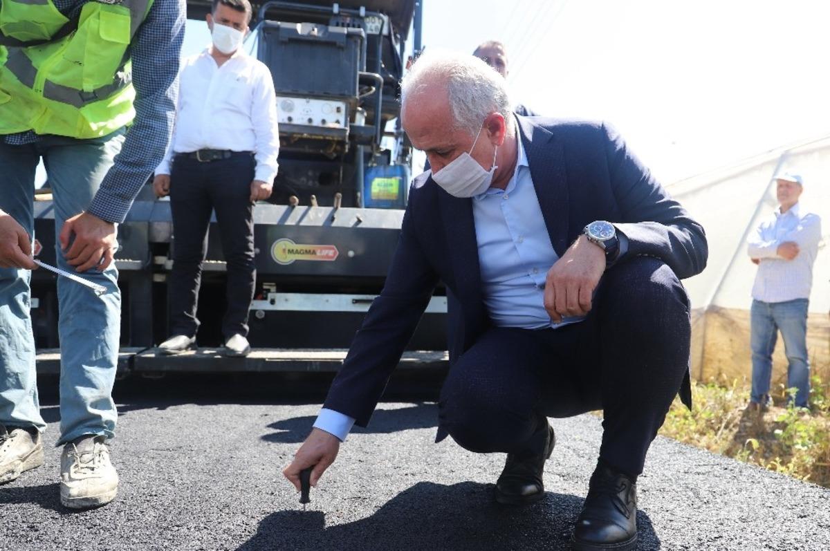 Başkan G&uuml;ltak, asfalt &ccedil;alışmalarını denetledi