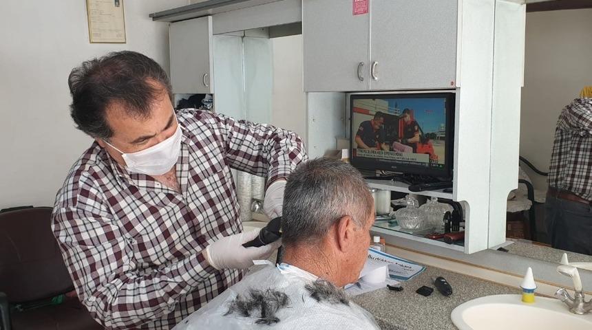 Nallıhan&rsquo;da berberler 50 g&uuml;n&uuml;n ardından hizmete başladı