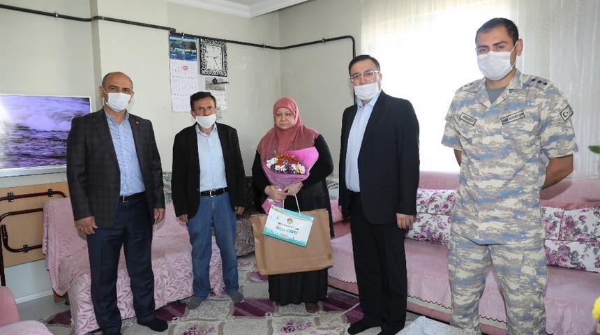 K&ouml;rfez&rsquo;deki asırlık &ccedil;ınarlara s&uuml;rpriz ziyaret