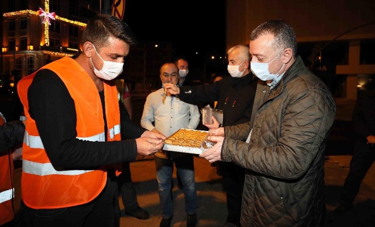 Başkan B&uuml;y&uuml;kakın, &ldquo;Kentimize eser kazandırmak i&ccedil;in aşk ile &ccedil;alışıyoruz&rdquo;