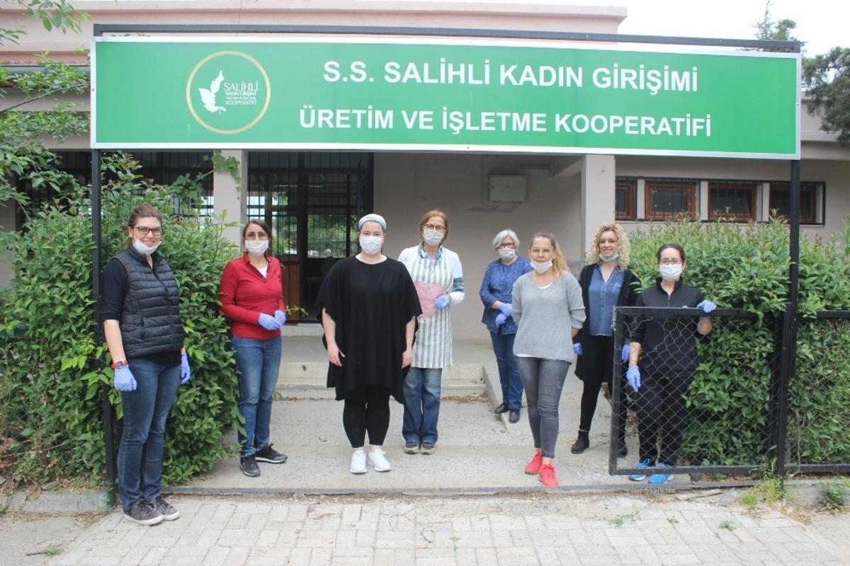Salihli&rsquo;de &uuml;reten kadınların g&uuml;&ccedil;birliği