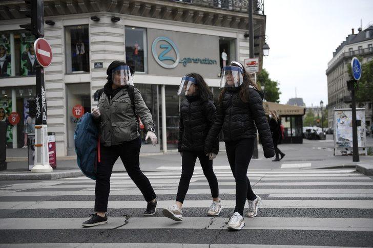 Aylar sonra ilk kez izin kağıtsız sokaktalar! G5