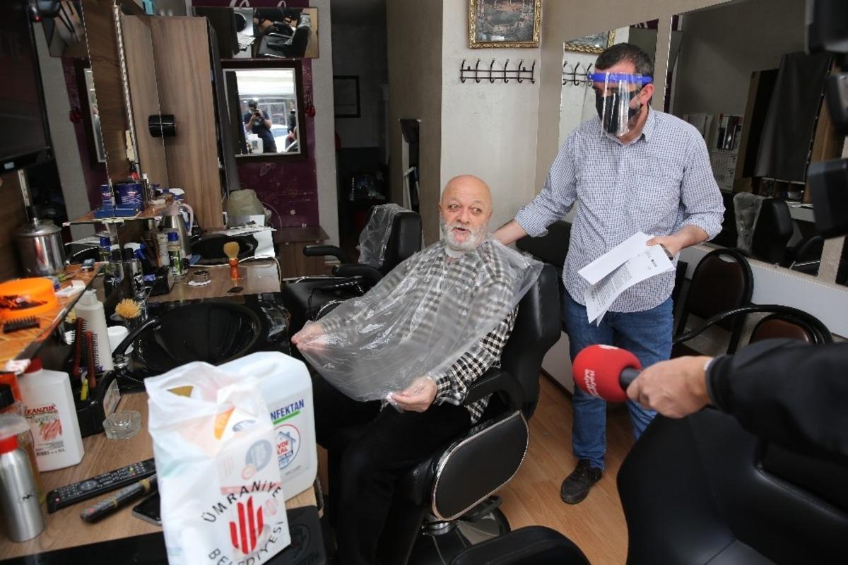 &Uuml;mraniye&rsquo;de berber ve kuaf&ouml;rlere hijyen seti dağıtıldı