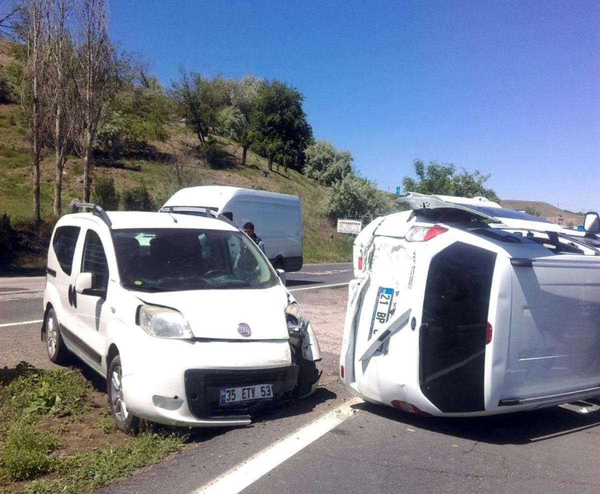 Diyarbakır&rsquo;da trafik kazası: 2 yaralı